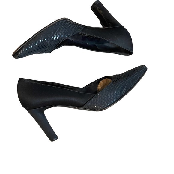 ST. JOHN Slip On Pointed Toe Pump Mid Heel Black Women's Size 5B - Picture 1 of 11